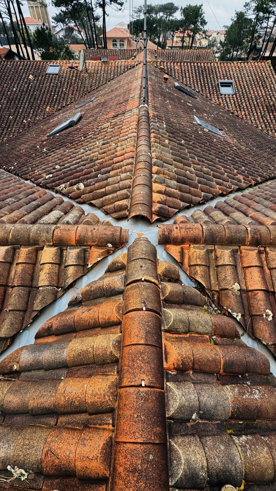 Nettoyage de Toiture à Dax : Donnez une Seconde Jeunesse à Votre Couverture