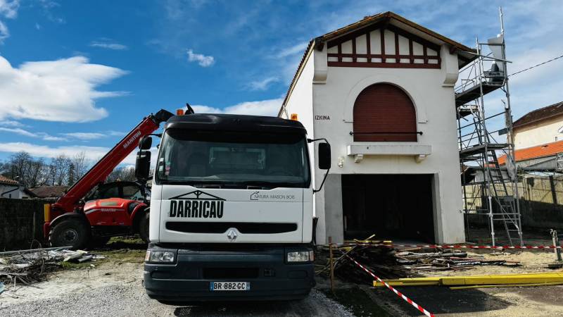 entreprise spécialisée dans le changement de couverture à dax